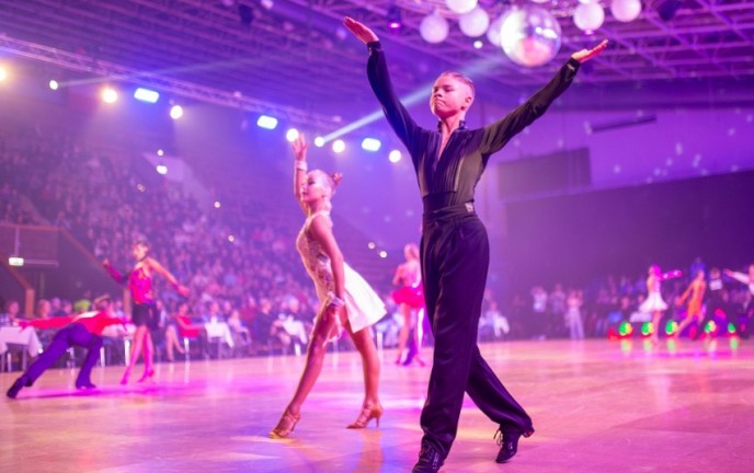 Kaja Drętkiewicz i Aleksander Dondera, młodzi i niezwykle utalentowani zawodnicy Klubu Sportowego King Dance, zdobyli Puchar Polski w stylu latynoamerykańskim! 