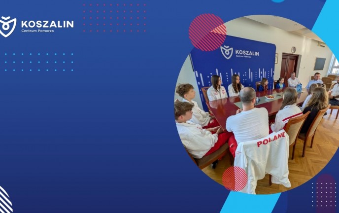 Prezydent miasta z zawodnikami i trenerami Koszalińskiego Klubu Karate Kyokushin