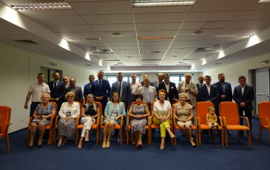 Na zdjęciu znajdują się przedstawiciele dwudziestu trzech samorządów Koszalińsko-Kołobrzesko-Białogardzkich