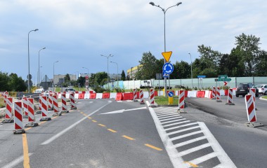 Na zdjęciu znajduje się remontowana ulica Władysława IV w Koszalinie