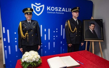 Wpis do Księgi Kondolencyjnej poświęconej Mirosławowi Mikietyńskiemu