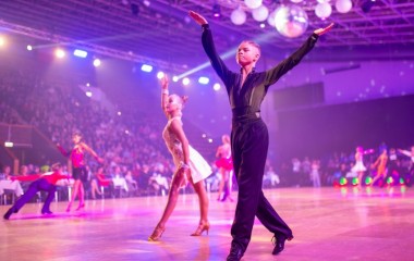 Kaja Drętkiewicz i Aleksander Dondera, młodzi i niezwykle utalentowani zawodnicy Klubu Sportowego King Dance, zdobyli Puchar Polski w stylu latynoamerykańskim! 