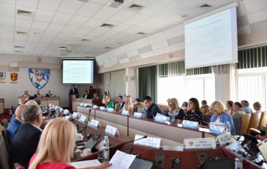 Na zdjęciu znajdują się Radni Rady Miejskiej podczas trwania sesji 