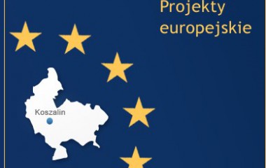 obrazek przedstawia na niebieskim tle gwiazki, napis Koszalin, napis Projekty europejskie