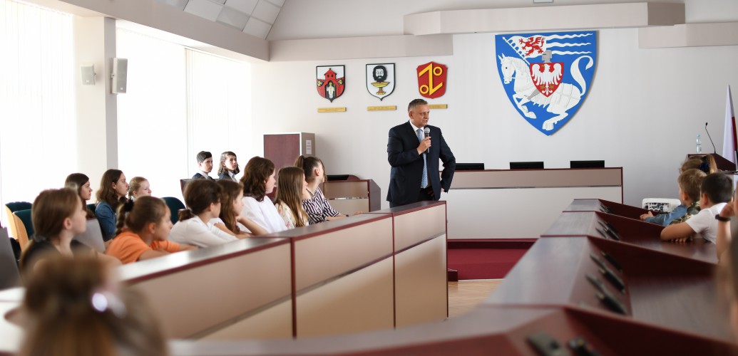 Prezydent i uczestnicy spotkania "Szkolny Budżet Obywatelski" Prezydent i uczestnicy spotkania "Szkolny Budżet Obywatelski"